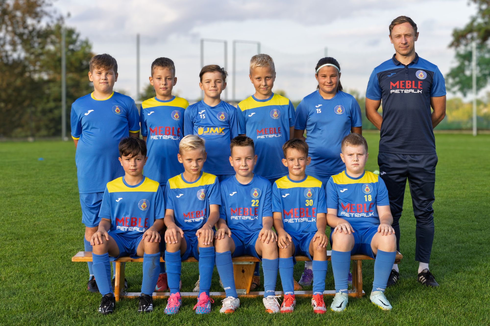 U23