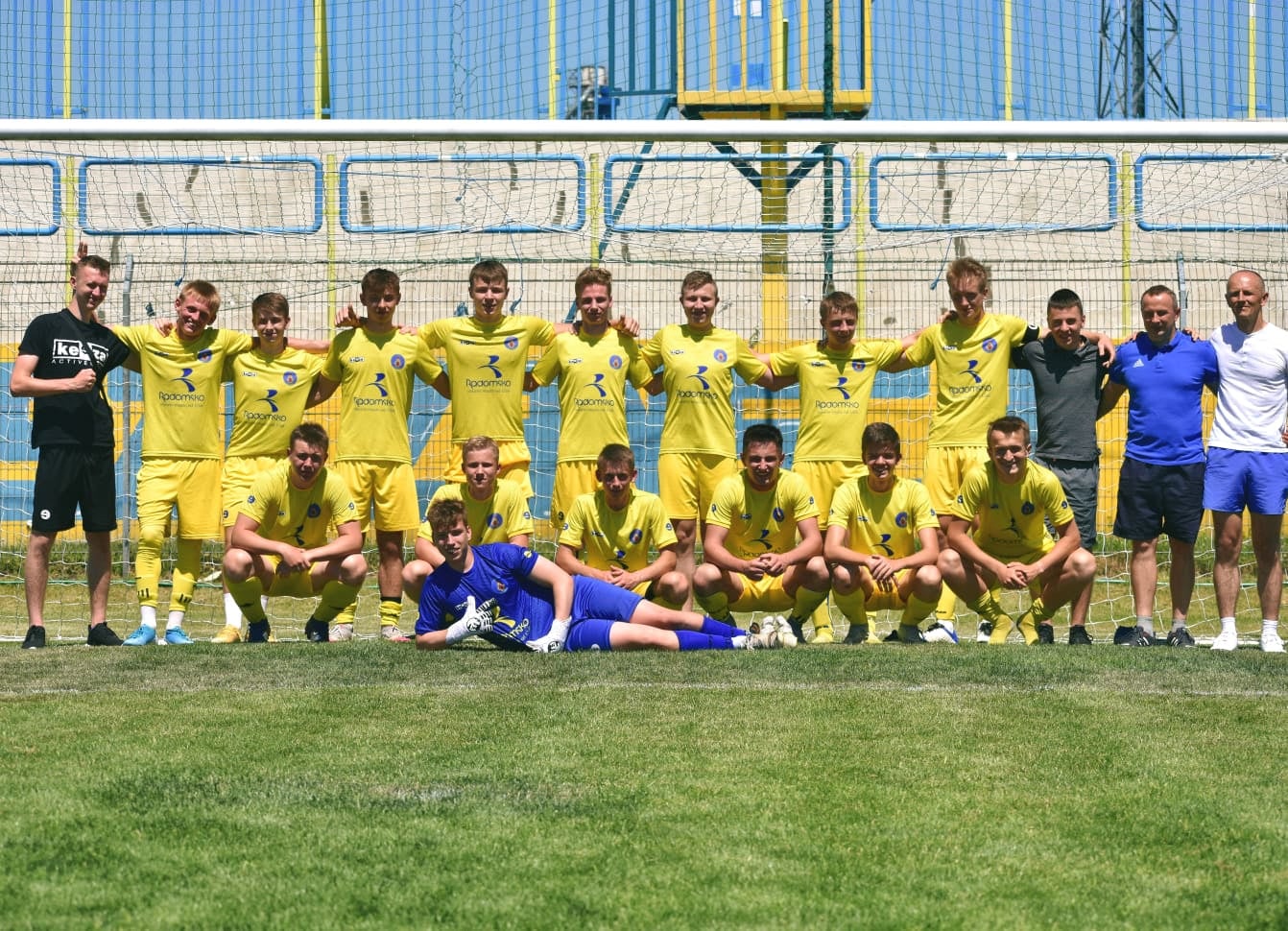 U23